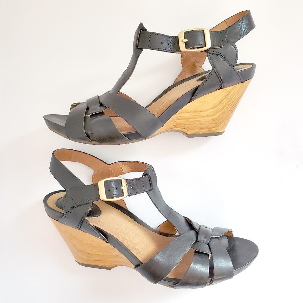Clarks Wooden Heel Black Leather Sandal Size 7